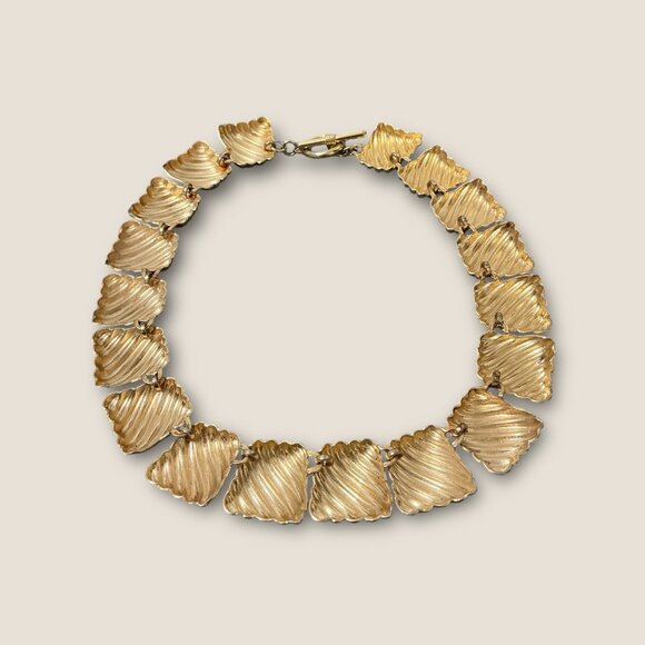 Vintage Estate Gold Seashell Ribbed Link Statement Necklace - Picture 4 of 4